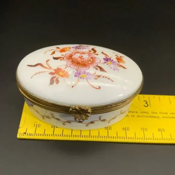 Vintage Limoges France Floral Hinged Fine Porcelain Trinket Box
Hand Painted - Picture 10 of 12